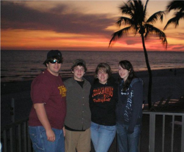 Estero sunset kids 2009